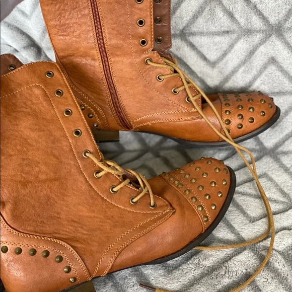 Studded combat boots - Picture 2 of 4